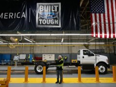 Ford recontrata engenheiros de ‘barba grisalha’ depois que IA falha