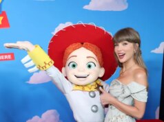 O visible de estreia do designer da cabeça aos pés de Taylor Swift, Toy Story, vai literalmente quebrar o banco