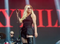 Becky Hill vaiada e multidão vai embora depois de ‘pior ideia de um pageant’