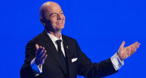 FIFA analisará uso de pausas para hidratação em futuras Copas do Mundo, diz Infantino