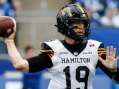 Mitchell lança três caça-tanques enquanto Tiger-Cats vence Blue Bombers