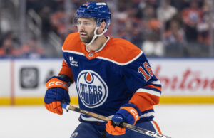 Jason Dickinson retorna à Oilers em um contrato de cinco anos e US$ 20 milhões