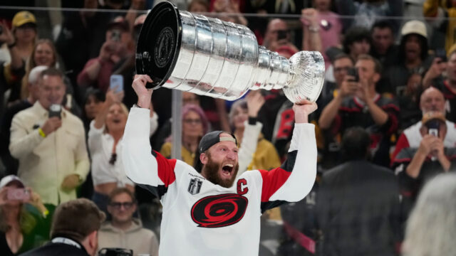 Jordan-Staal-2.jpg