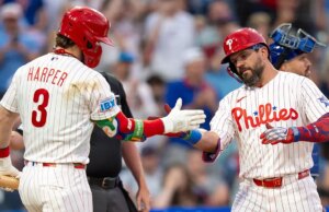 Bryce Harper rebate para o ciclo, Kyle Schwarber acerta três residence run na vitória de Phillies sobre o Mets