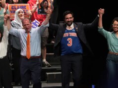 Os socialistas democratas aproveitam o momento com visões extremas e antiamericanas que mancham gravemente o partido