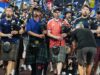 Gaitas de foles e kilts inundam o estádio enquanto os torcedores da Escócia transformam o jogo dos Marlins em festa