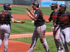 Orioles marca seis corridas no primeiro inning para vencer o Pink Sox