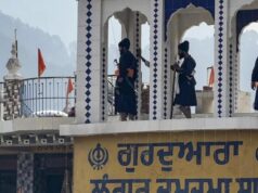 Grupo de Nihangs ataca gurdwara em Rudraprayag e mantém devoto Sikh como refém no telhado