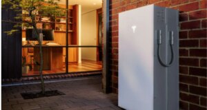 Os painéis solares Tesla são projetados para a maneira como as casas modernas usam energia