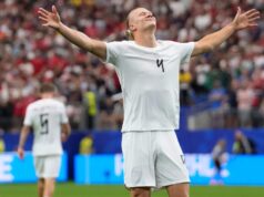 Haaland marca o gol da vitória e a Noruega vence a primeira partida eliminatória da Copa do Mundo