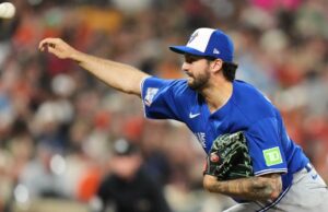 Blue Jays reintegra Max Scherzer, DFA Connor Seabold