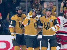 A linha principal dos Golden Knights precisa começar a dirigir o ônibus para acompanhar os furacões