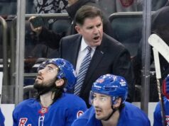 A contratação de Peter Laviolette pelos Kings sinaliza uma mudança em direção ao hóquei com mentalidade ofensiva