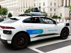 Boletim informativo da Fox Information AI: recall do robotaxi da Waymo