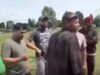 Homens indianos no Canadá elogiados por salvarem uma mulher em dificuldades de um assediador no campo de críquete em um vídeo viral