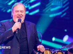 O roqueiro do Blood, Sweat & Tears David Clayton-Thomas morre aos 84 anos