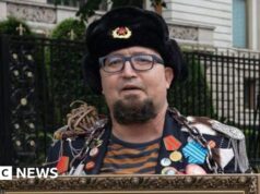 Artista russo e crítico de Putin morto a tiros na Polônia