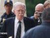 Ex-assessor de Trump, John Bolton, se declara culpado de manipulação indevida de documentos confidenciais