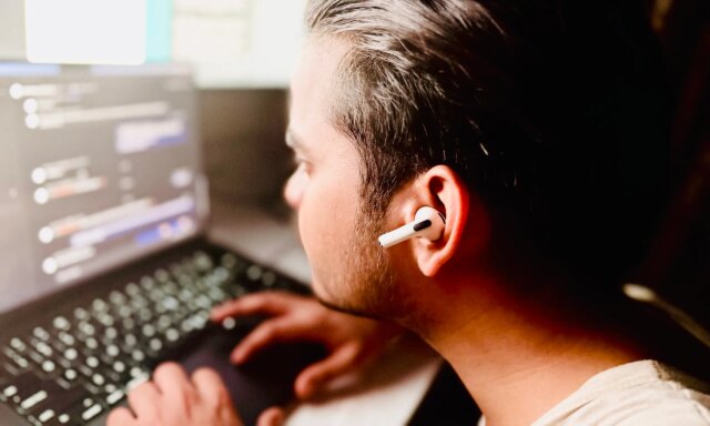 airpods-pro-rear-scaled.jpg