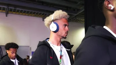antonee-robinson-beats-headphones.jpg