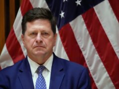 Trump escolhe o promotor Jay Clayton como próximo diretor de inteligência nacional