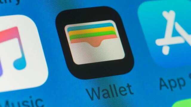 apple-wallet-gettyimages-1065091160.jpg