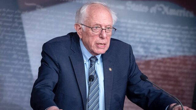 bernie-sanders-podium.jpeg