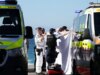 Mulher levada de helicóptero ao hospital com ferimentos graves após ataque de tubarão na standard praia de Sydney