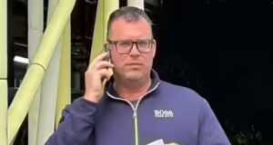 Homem britânico condenado após perguntar a mulher ‘posso beijar você?’ No trem para Londres