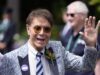 Celia Imrie, Cliff Richard e Katherine Jenkins entre celebridades em Wimbledon