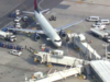 FDNY envia mais de 140 funcionários para JFK após voo da Delta relatado com pneus furados na aproximação para pouso