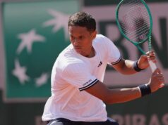 Diallo, do Canadá, chega às quartas de ultimate em Eastbourne com vitória sobre Etcheverry