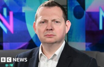 Apresentador da BBC pede desculpas por citar Nigel Farage erroneamente
