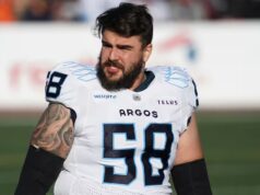 O jogador ofensivo da linha quebequense Anthony Vandal se divertiu com os Alouettes