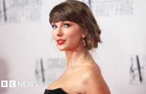 Taylor Swift faz um discurso choroso de 21 minutos ao entrar no Songwriters Corridor of Fame