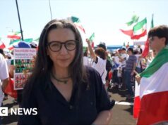 Iranianos-americanos protestam contra seleção iraniana na Copa do Mundo