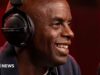 DJ e apresentador da BBC, Trevor Nelson, fazendo uma pausa no trabalho devido a problemas de saúde