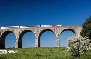 Governo irlandês contribuirá com £ 197 milhões para serviços ferroviários transfronteiriços
