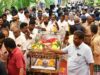 Bharatiraja falece AO VIVO | Os restos mortais de Bharathiraja chegam a Theni