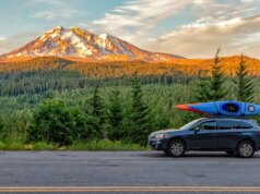 Fazendo um voo ou viagem de carro neste 4 de julho? Use estas dicas para viajar de maneira mais inteligente e barata