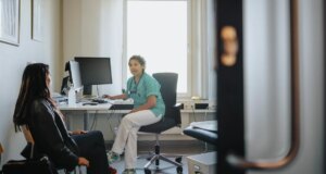 Menos da metade dos americanos pode pagar cuidados de saúde de qualidade, segundo Gallup
