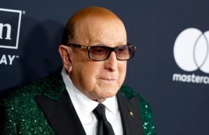 Clive Davis, lendário executivo musical, morre aos 94 anos