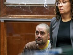 O filho de Rob Reiner, Nick, busca US $ 1,5 milhão do fundo fiduciário para defesa nos assassinatos de seus pais