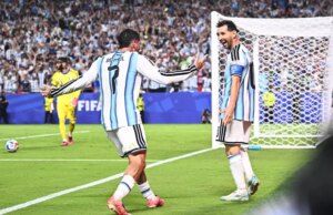 Messi empata recorde de gols masculinos em Copas do Mundo com primeiro hat-trick em Copas do Mundo