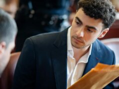 Os advogados de Luigi Mangione acusam o Ministério Público Federal de violar seus direitos