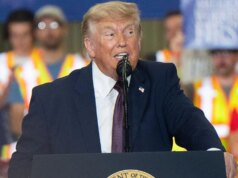 Trump cancela assinatura de projeto de lei habitacional e reitera exigência da Lei SAVE America
