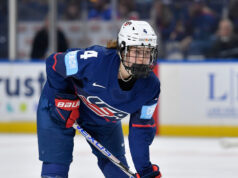 Caroline Harvey encontra equilíbrio entre a vida e o hóquei ao ser projetada como a escolha número 1 no draft da PWHL