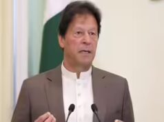 Tribunal do Paquistão prende quatro líderes do partido Imran Khan por 10 anos e absolve ex-FM