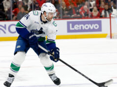 Relatório: Senadores demonstraram interesse em Jake DeBrusk de Canucks