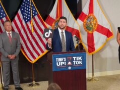 TikTok está na berlinda authorized enquanto o estado acusa o aplicativo de expor crianças a conteúdo prejudicial enquanto engana os pais